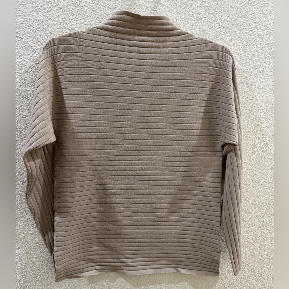 Banana Republic Ribbed Cowl Neck Sweater in Beige. Like new worn it once